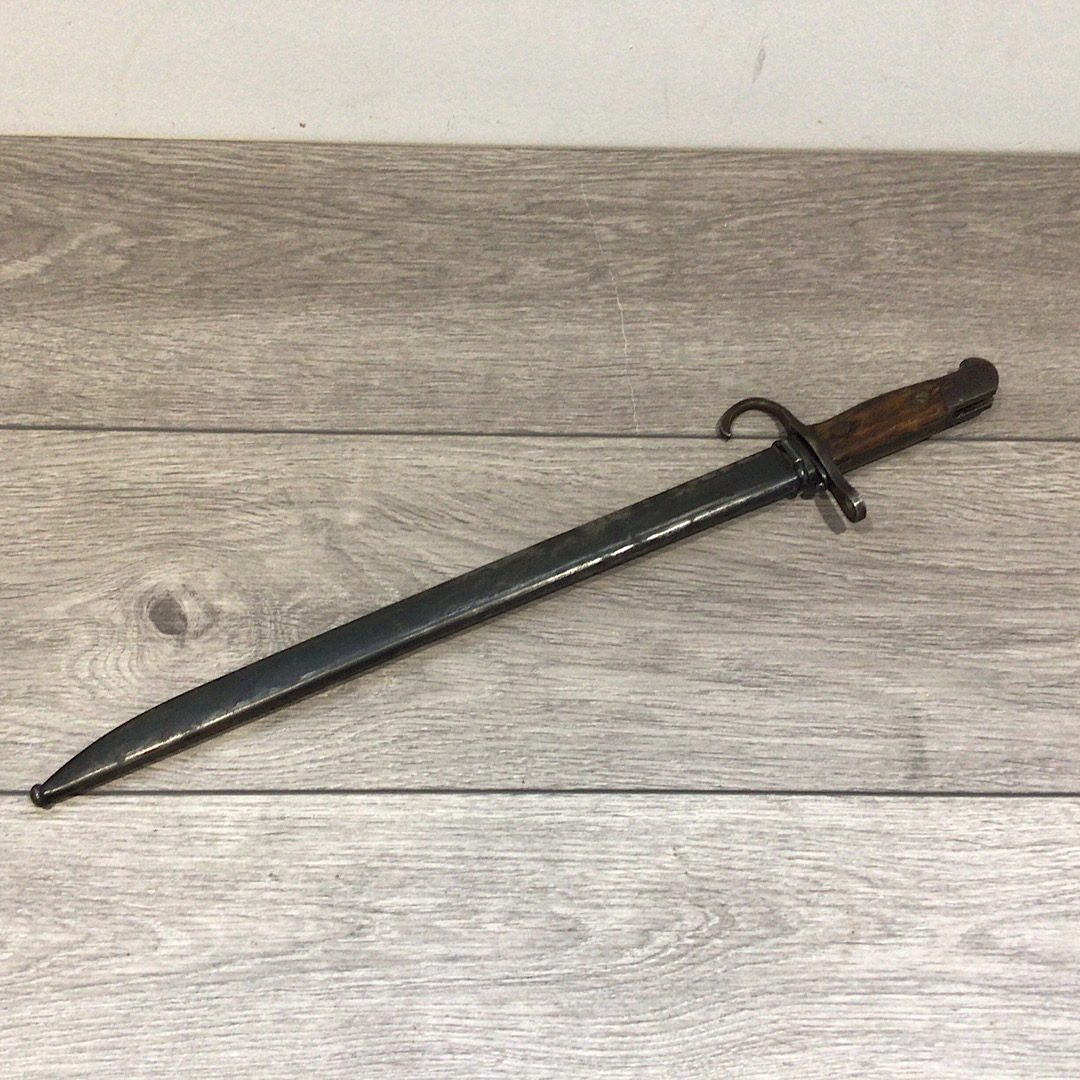 Rare Japanese Type 35 bayonet with release catch on the tang