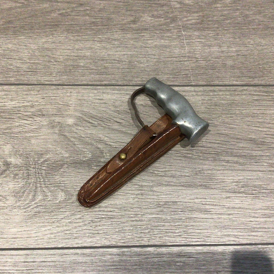 WW1 Robbins of Dudley fighting knife in original sheath named C.H.M Nikson Herefords