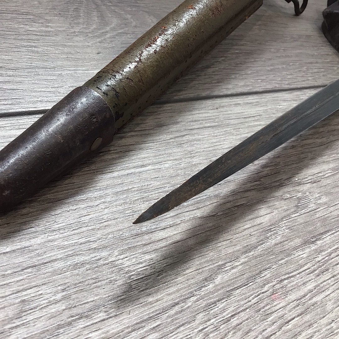 WW1 US Model 1917 Trench knife by L.F.&C - Image 14