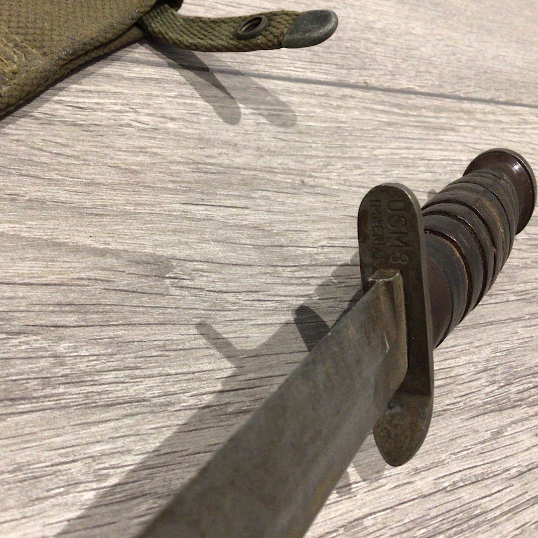 U.S. WW2 Untouched M3 fighting knife by Imperial - Image 9