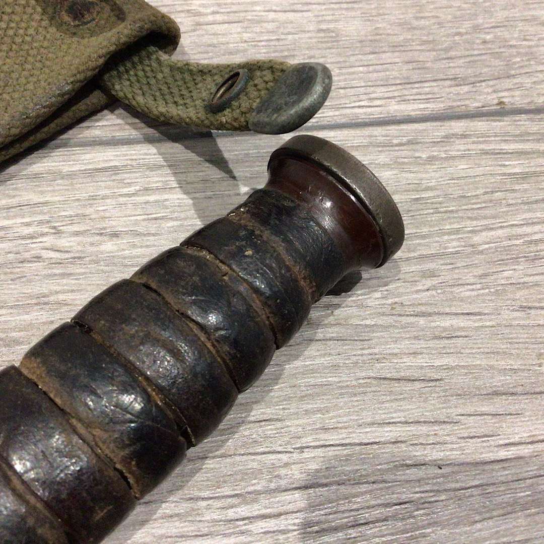 U.S. WW2 Untouched M3 fighting knife by Imperial - Image 10