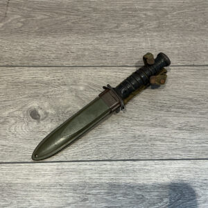 ww2-u-s-m3-fighting-knife-by-camillus-cross-guard-stamped