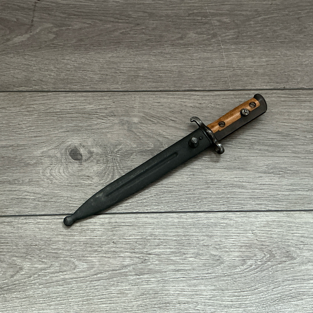 Norwegian M1944 Krag Jorgensen bayonet 1 off 4600 matching numbers