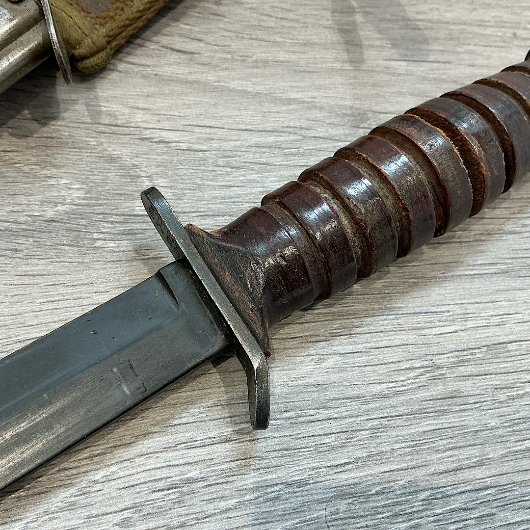 WW2 U.S M3 Fighting knife by Camillus cross guard stamped - Image 8