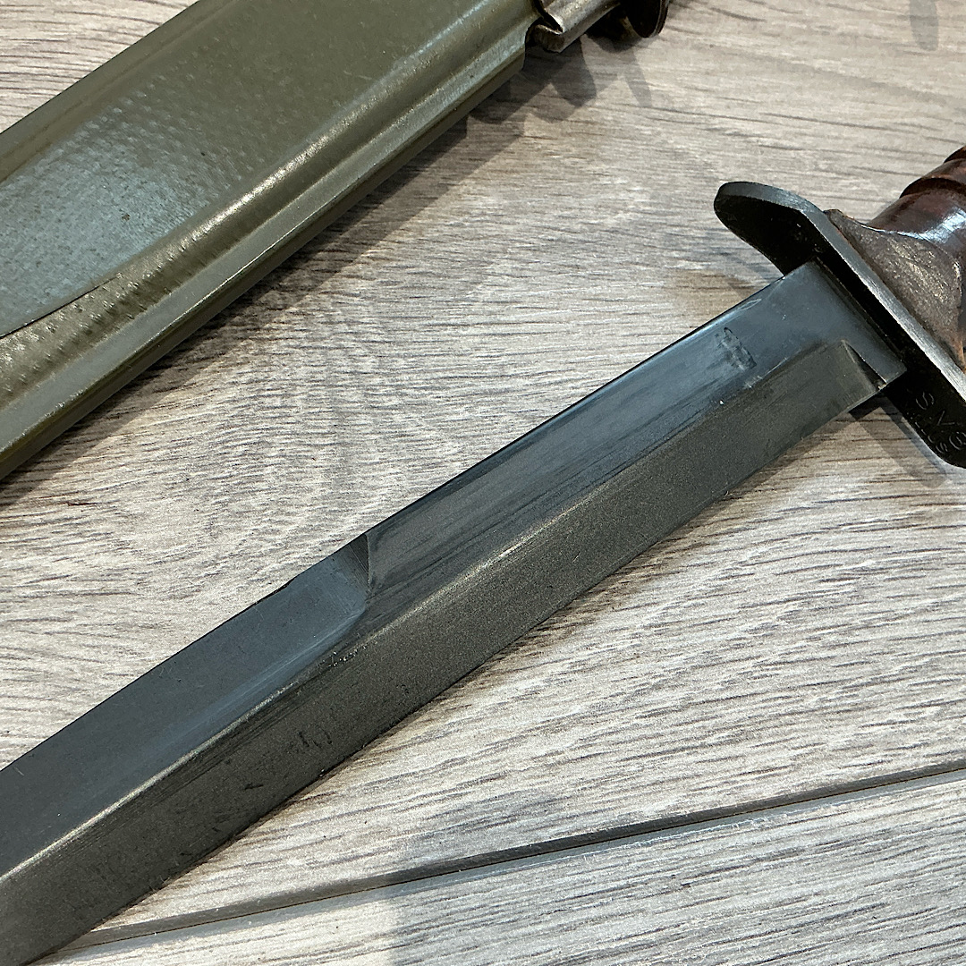 WW2 U.S M3 Fighting knife by Camillus cross guard stamped - Image 13