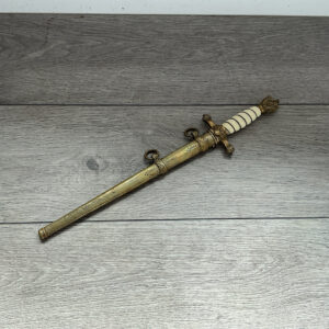 ww2-third-reich-kriegsmarine-naval-dagger-by-e-u-f-horster-with-sailing-ship-blade