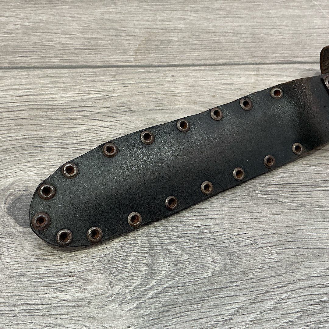 Scarce Original German WW2 Fighting knife by Puma in a custom made period scabbard - Image 5