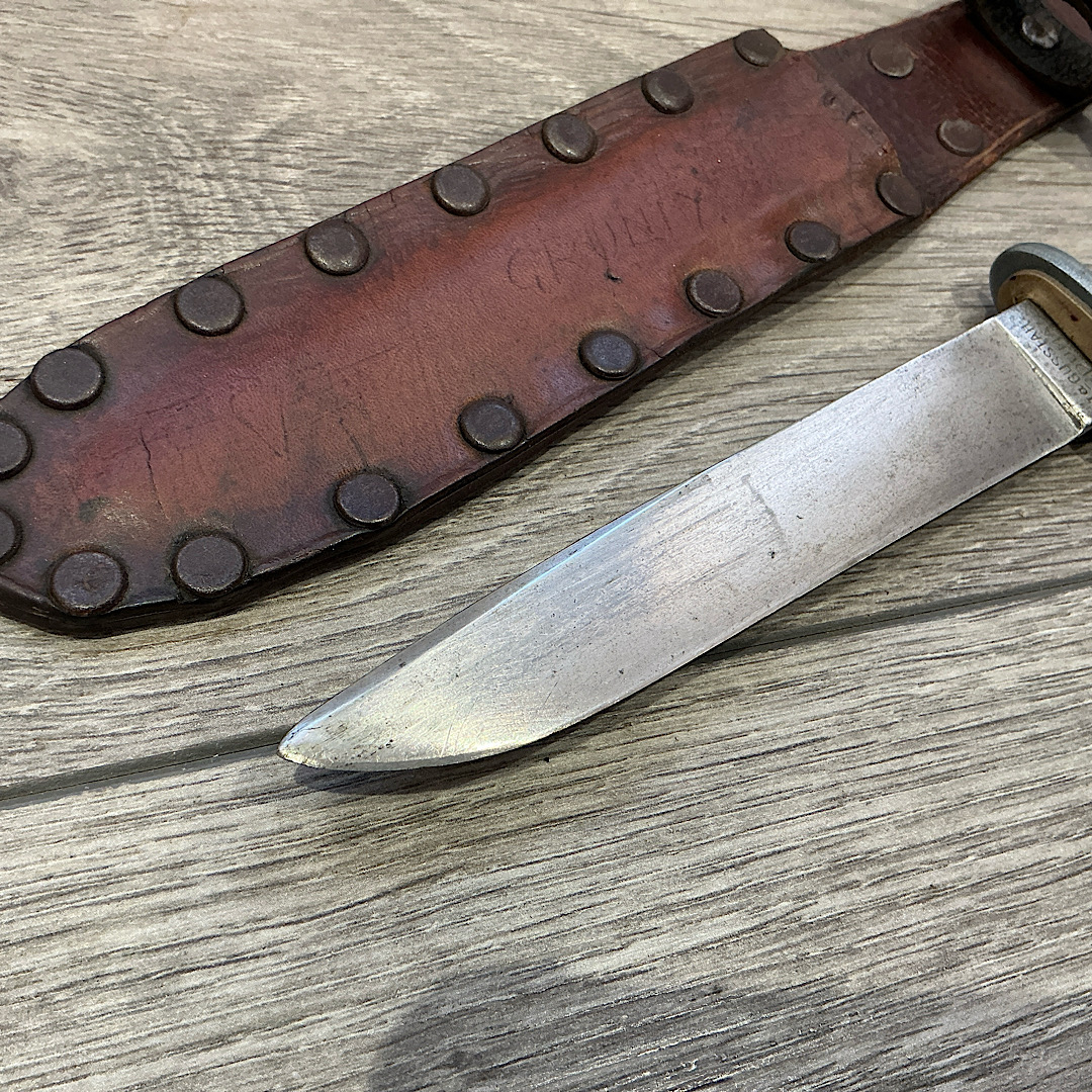 Scarce Original German WW2 Fighting knife by Puma in a custom made period scabbard - Image 10