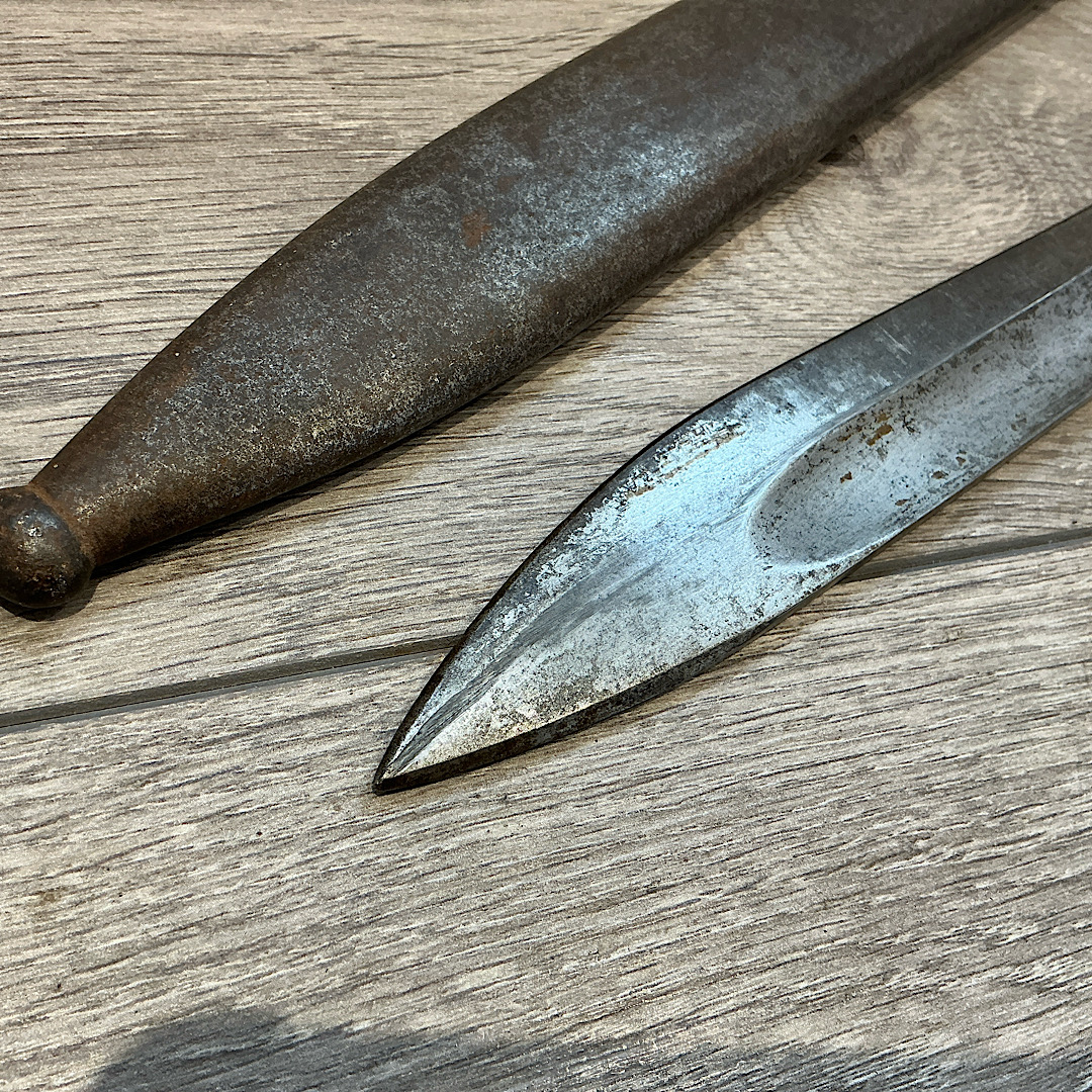 WW1 German 98/05 high ear butcher bayonet dated 1915 unit marked 131st Infantry Regiment by Weyersberg - Image 13