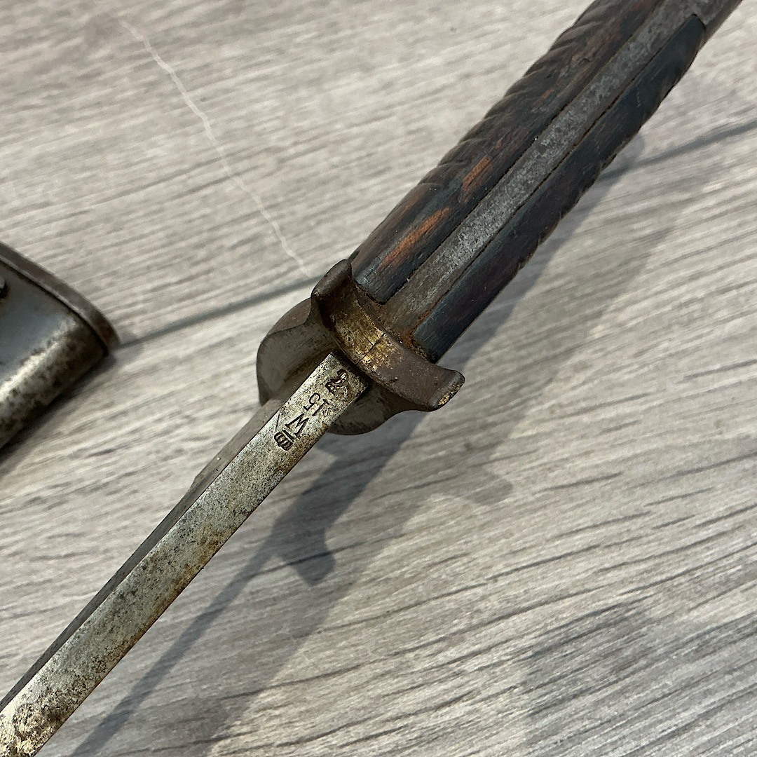 WW1 German 98/05 high ear butcher bayonet dated 1915 unit marked 131st Infantry Regiment by Weyersberg - Image 14