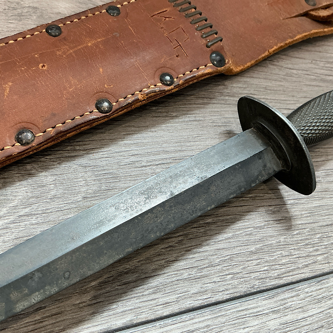 Scarce WW2 Canadian Parkerised Stiletto Fighting knife used by the 1st Canadian Parachute Battalion - Image 12