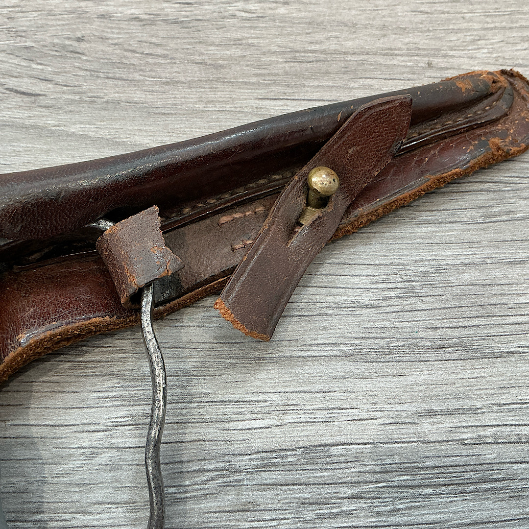 WW1 British Robbins of Dudley fighting knife in original scabbard - Image 4