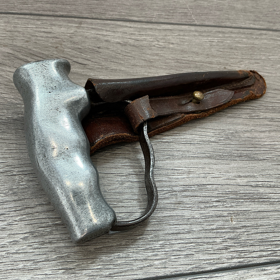 WW1 British Robbins of Dudley fighting knife in original scabbard - Image 5