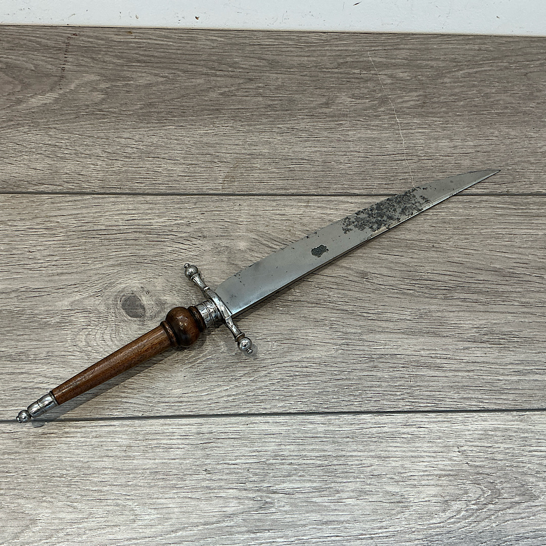 Rare British 1680’s Plug bayonet with a double Rose and Crown stamp