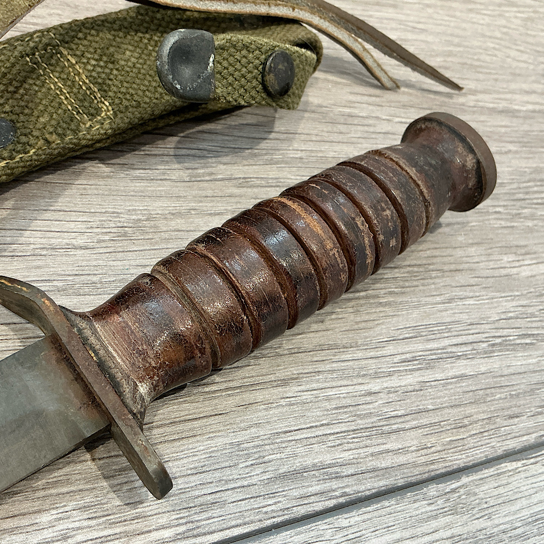 Scarce WW2 U.S. M3 fighting knife by Utica in original box of issue - Image 13